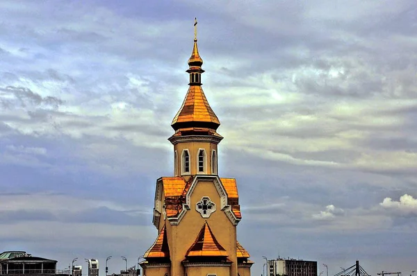 Parte Uma Igreja Cristã Com Campanário Uma Cruz — Fotografia de Stock