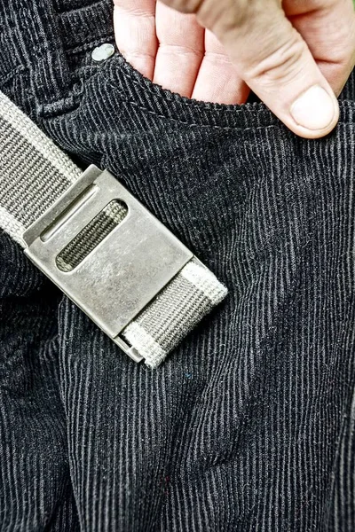 Pantalon Noir Avec Une Ceinture Grise Une Main Droite Dans — Photo