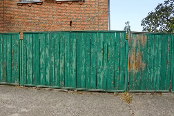 Old Long Green Gate Street Grass — Stock Photo, Image