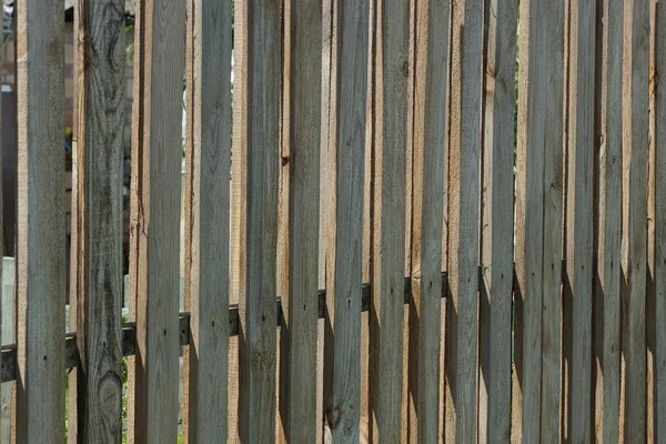 Textura Madeira Marrom Cinza Uma Tábua Parede Cerca — Fotografia de Stock