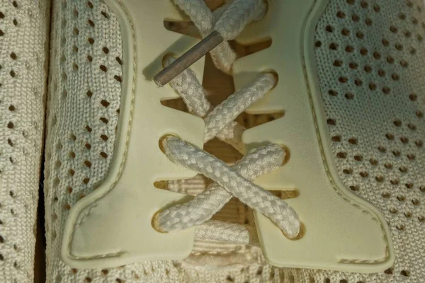 Μακρύ Λευκό Δαντέλα Πλαστικά Και Υφασμάτινα Παπούτσια — Φωτογραφία Αρχείου