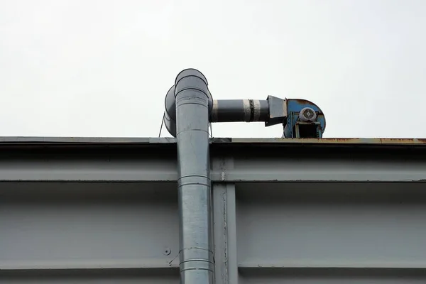 Gray Iron Pipe Extractor Fan Concrete Wall Building Background Sky — Stock Photo, Image