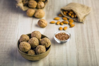 Keten tohumu pinni - punjabi bir tatlı