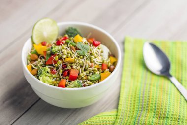 spyönlendirilmiş mercimek salatası