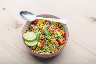 spyönlendirilmiş mercimek salatası