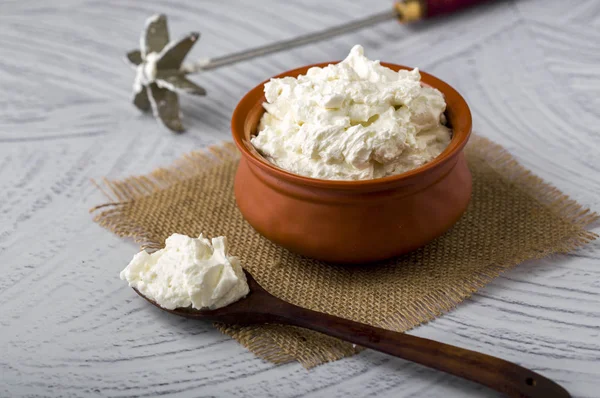 Ev yapımı beyaz tereyağı