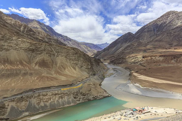 Leh ve Ladakh'ta nehirlerin birleşmesi, Hindistan