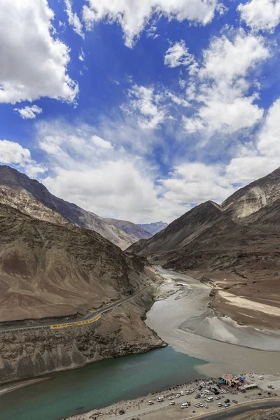 Leh ve Ladakh'ta nehirlerin birleşmesi, Hindistan