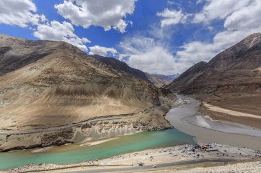 Leh ve Ladakh'ta nehirlerin birleşmesi, Hindistan