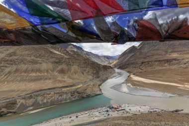 Leh ve Ladakh'ta nehirlerin birleşmesi, Hindistan