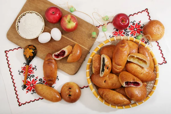 Delicious Cakes Basket Traditional Tablecloth Top View White Background — Stock Photo, Image