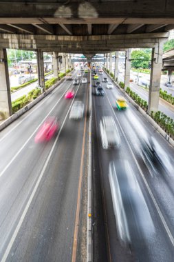 Hareket bulanıklığı araba şehir de yol
