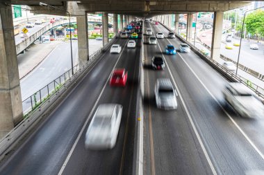 Hareket bulanıklığı araba şehir de yol