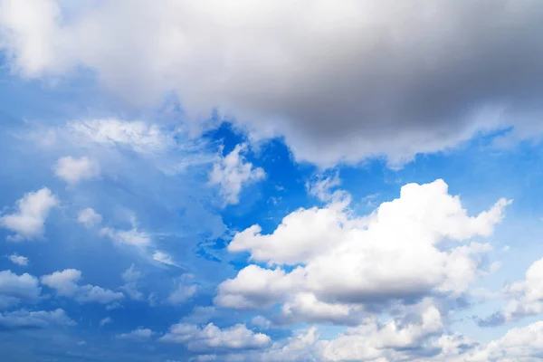 Nuages Blancs Dans Ciel Bleu — Photo