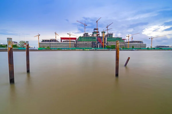 Building Construction Site Cranes River Long Exposure — Stock Photo, Image