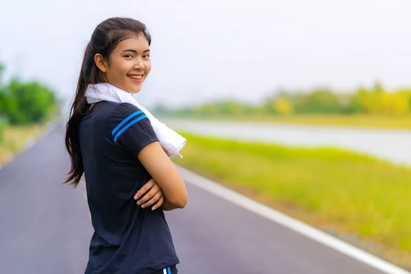 Retrato Una Hermosa Chica Ropa Deportiva Corriendo Saludable Entrenamiento Mujer — Foto de Stock