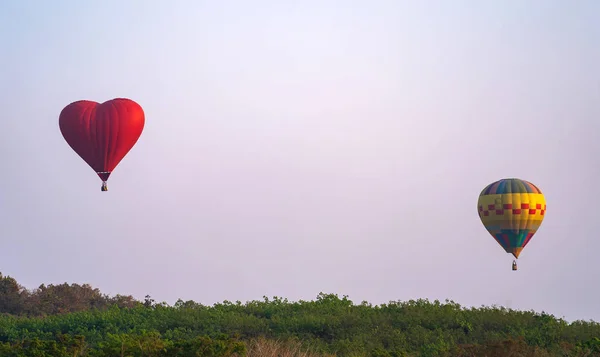 Ballon Blauen Himmel — Stockfoto