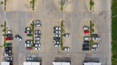 Drone'larla çekilen otoparkın üst görünümü
