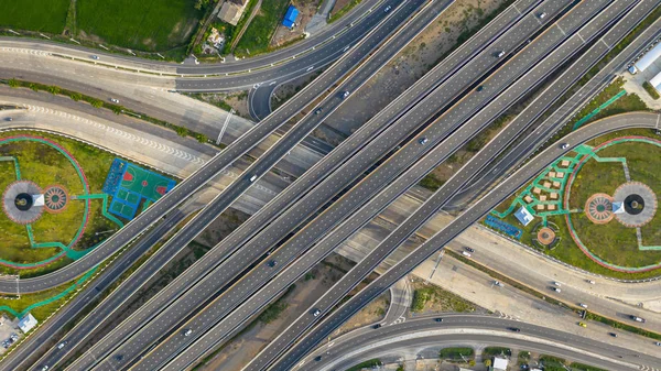 Az országút felülnézete, közlekedési városi elágazó út CA — Stock Fotó