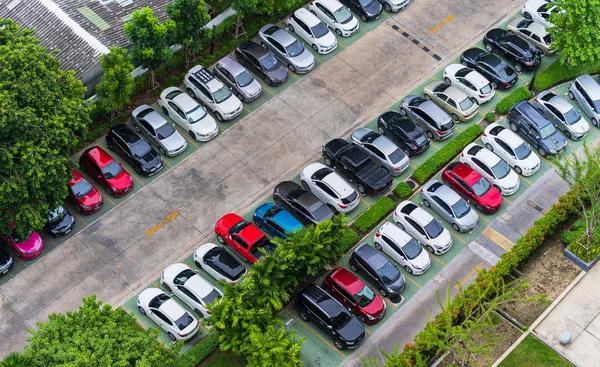 Vista aérea superior do parque de estacionamento — Fotografia de Stock