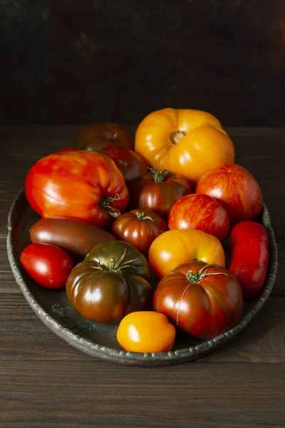 Ugly Raf Kumato Heirloom Tomatoes Brass Tray Homegrown Fresh Gathered — Stock Photo, Image