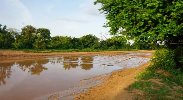 Kenya Tipik Kırmızı Yola Yakın Marafa Yapım Aşamasında — Stok fotoğraf