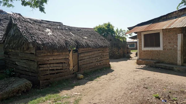 Kenya Wasini Adada Bir Köyde Evleri Çalıştırmak — Stok fotoğraf