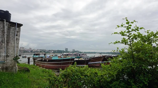 kenya Mombasa'da eski limanda