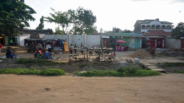 Mombasa, Kenya, Haziran 2018 - yaklaşık Kenya tipik streetlife