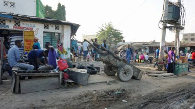 Mombasa, Kenya, Haziran 2018 - yaklaşık Kenya tipik streetlife
