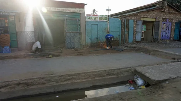 Mombasa, Kenya, Haziran 2018 - yaklaşık Kenya tipik streetlife