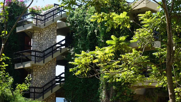 Voi, Kenya, Haziran 2018 - yaklaşık rahat Safari Lodges