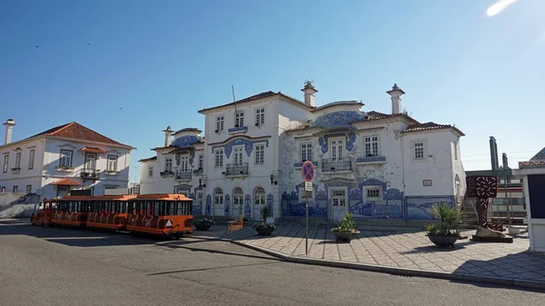 ポルトガルのアヴェイロの古いものとカラフルな鉄道駅 — ストック写真