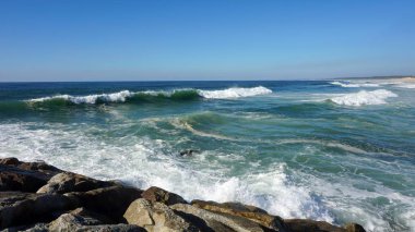 fouradouro Beach sonbahar sırasında ağır dalgalar