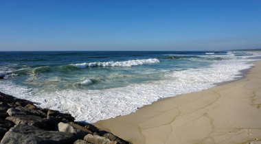 fouradouro Beach sonbahar sırasında ağır dalgalar