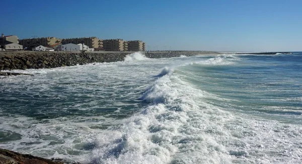 Важкі Хвилі Чотириденному Пляжі Восени — стокове фото