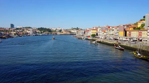 Τον Ποταμό Douro Στο Πόρτο Διάσημα Πολύχρωμα Σπίτια — Φωτογραφία Αρχείου