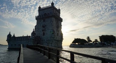 Lizbon belemtower doğal günbatımı 