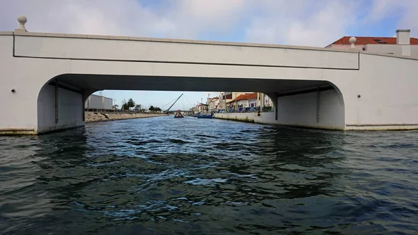 Лодка Путешествие Каналам Судов Городе Авейро Португалии — стоковое фото