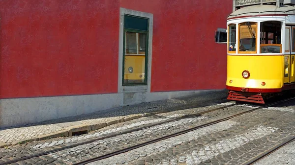 Tram Trasporto Tradizionale Nella Città Lisbona — Foto Stock