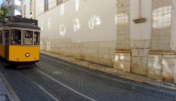 Tram Trasporto Tradizionale Nella Città Lisbona — Foto Stock