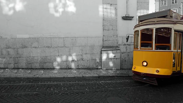 Tradycyjnych Transport Tramwajowy Mieście Lizbona — Zdjęcie stockowe