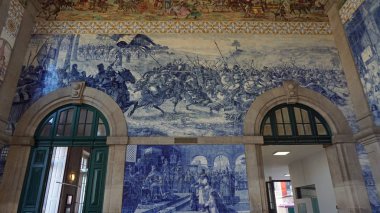 sao bento, renkli ceremics Tren İstasyonu Porto