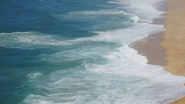 Strandlinjen Små Turist Byn Nazaré Portugal — Stockfoto