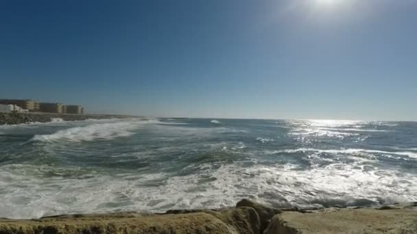 Fuertes Olas Tocando Playa Atlántica Portugal — Vídeos de Stock