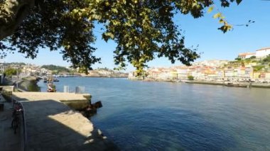 porto Douro nehirde güneşli bir günde
