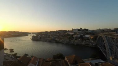 porto Douro nehirde güneşli bir günde