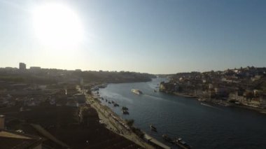 porto Douro nehirde güneşli bir günde