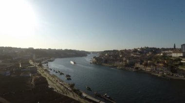 porto Douro nehirde güneşli bir günde