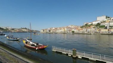 porto Douro nehirde güneşli bir günde